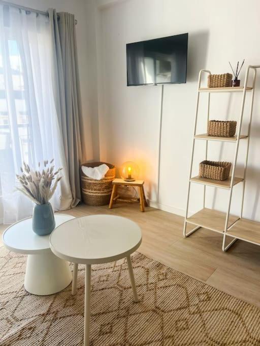 Studio Hola Arenal Platja de Larenal Eksteriør billede