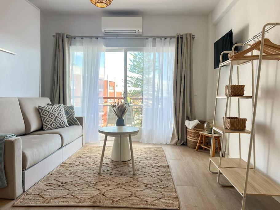 Studio Hola Arenal Platja de Larenal Eksteriør billede